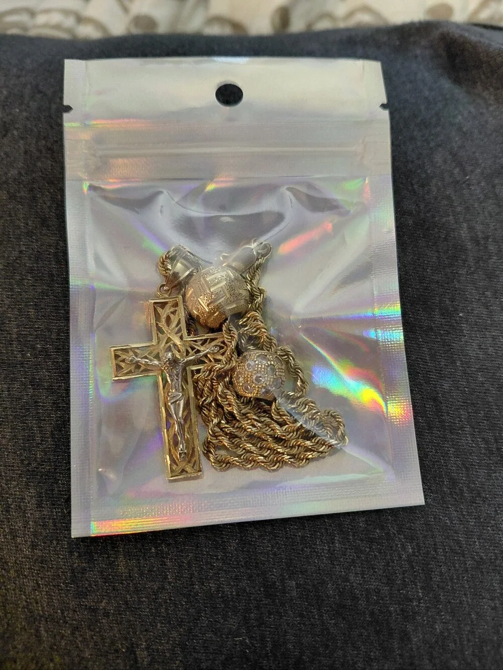 20ct. Holographic Ziplock Jewelry Pouches -Iridescent 2.8